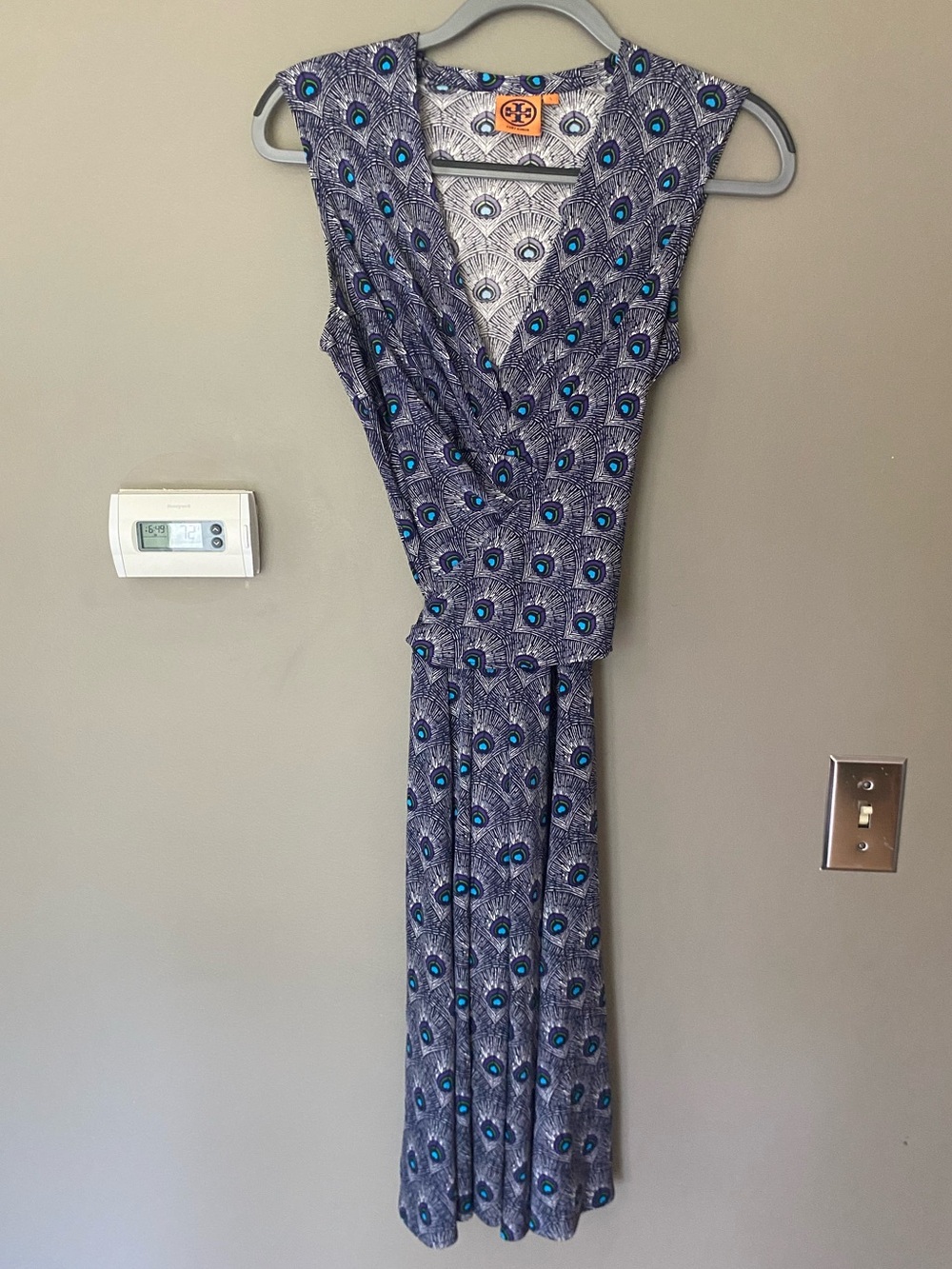 TORY BURCH •Rare• "Theona" 100% Silk Faux Wrap Peacock Printed Dress Size Small - Picture 2 of 7
